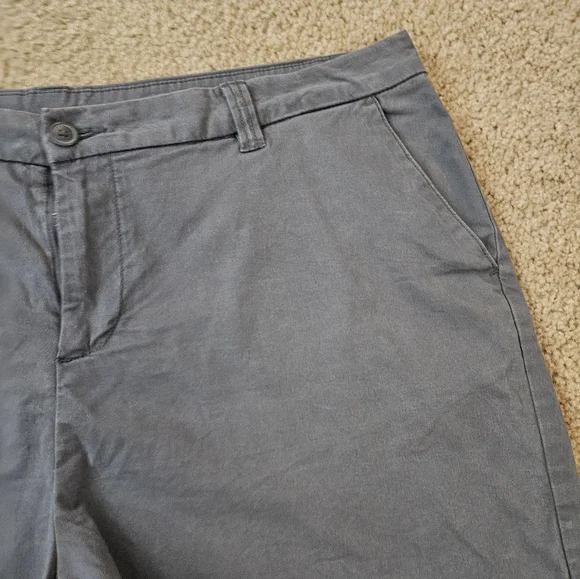 Magellan Outdoors Women's Size 18 Gray Shorts with Pockets - Picture 7 of 14